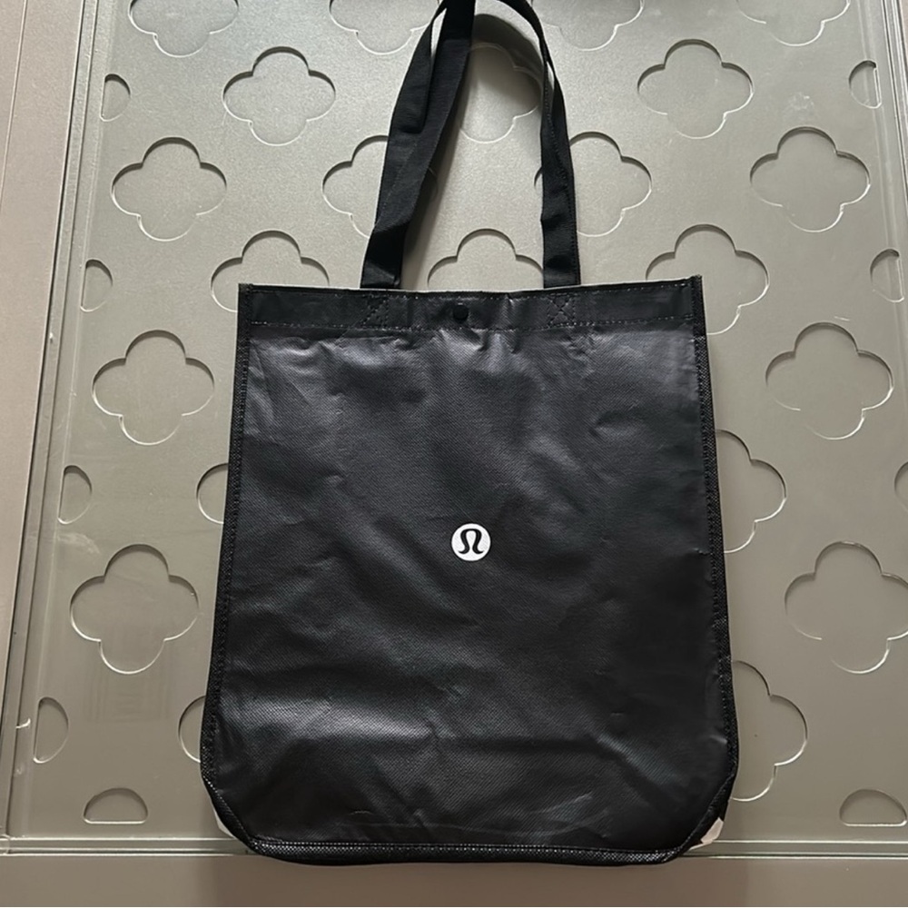 🆕 LULULEMON Three Reusable Totes Carryall Handbag Shopping Bags Black Red White - Picture 10 of 16